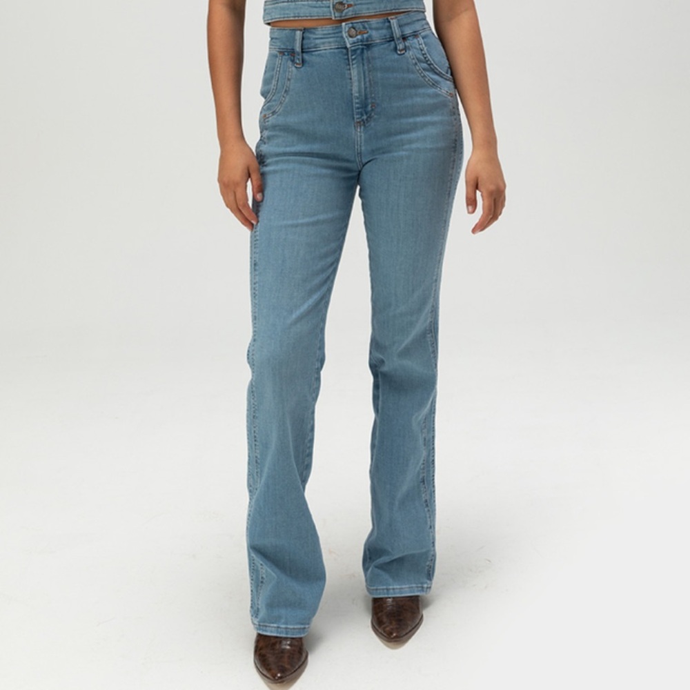 Lee high-rise bootcut jeans size 28
